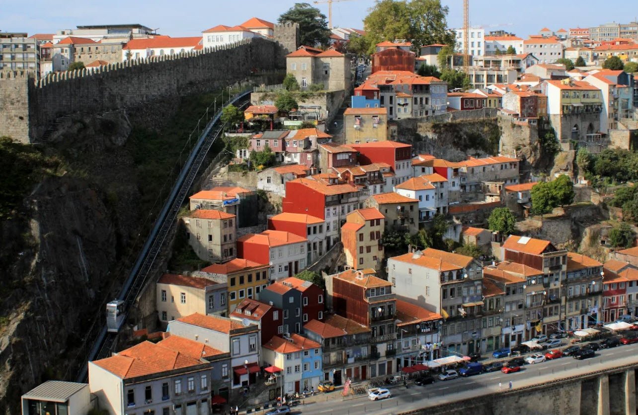 Muralhas Fernandinas do Porto, Portugal